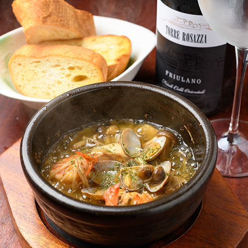 海鮮とキノコのアヒージョ